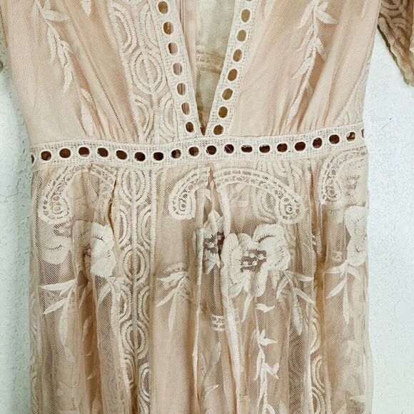 Show Po Love Spell Maxi Dress Blush Lace Overlay Embroidered Short Sleeve Sz 4 - Picture 15 of 16